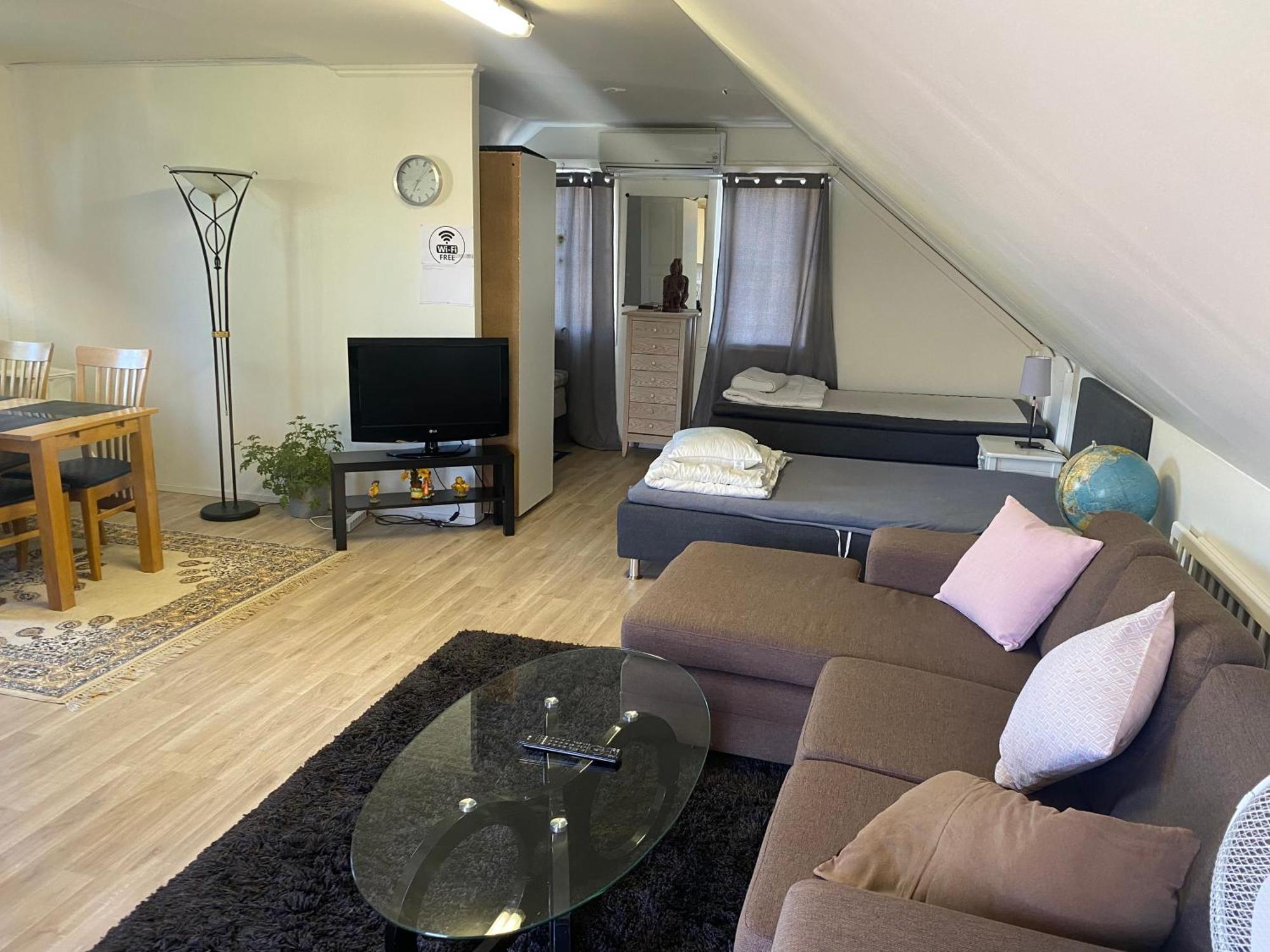 Gaest Laegenheten Med Egen Terrass Falkenberg Habitación foto